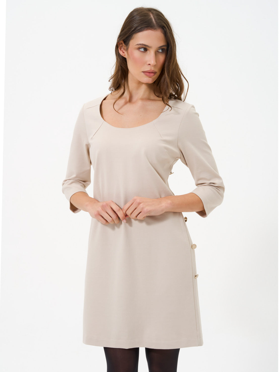 ABITO CON BOTTONI LATERALI PANNA