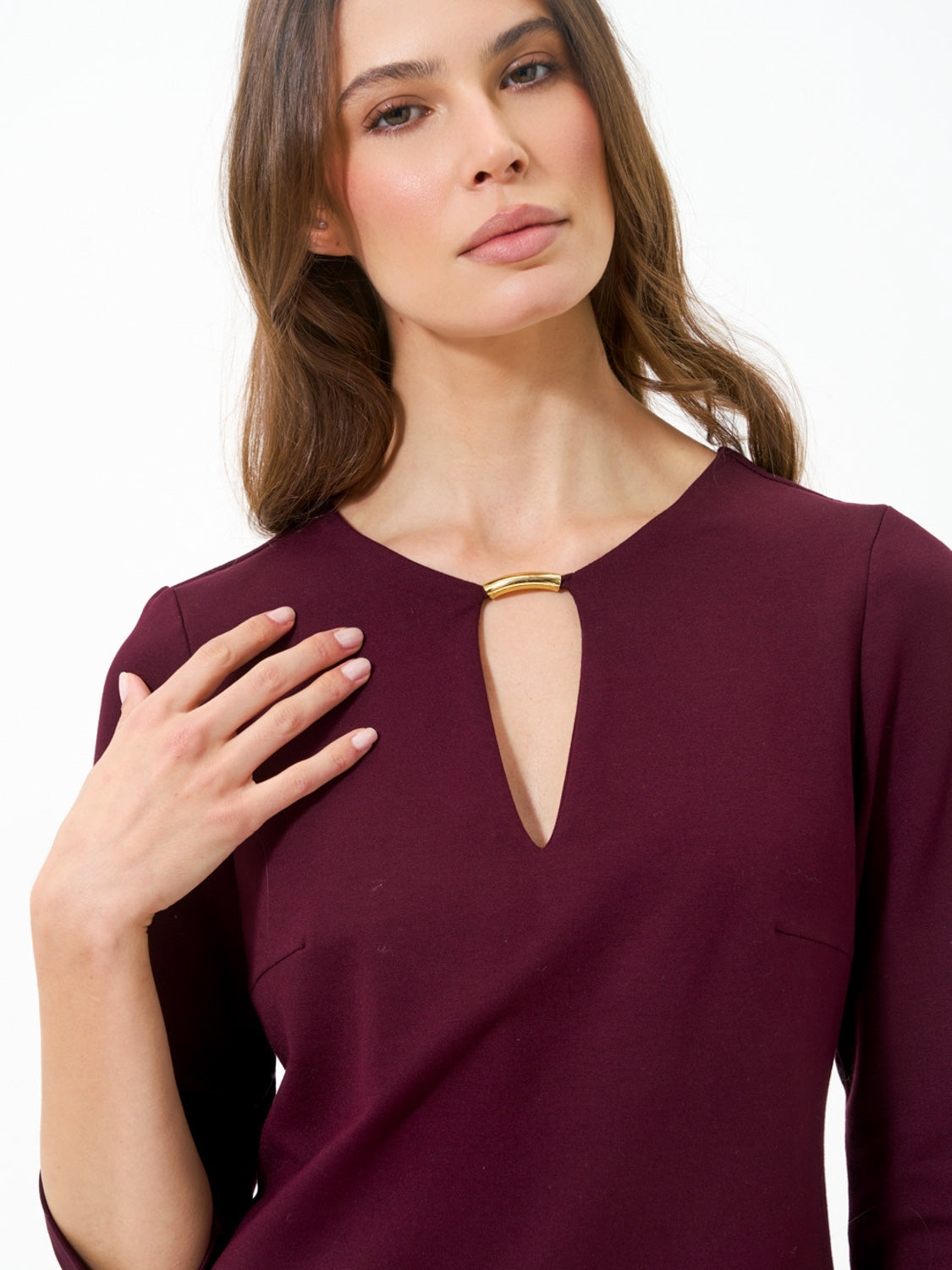 ABITO CON MANICHE A TRE QUARTI E FIBBIA BORDEAUX