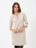 ABITO MANICHE A TRE QUARTI CON FIBBIA PANNA