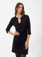 ABITO CON MANICHE A TRE QUARTI E FIBBIA NERO